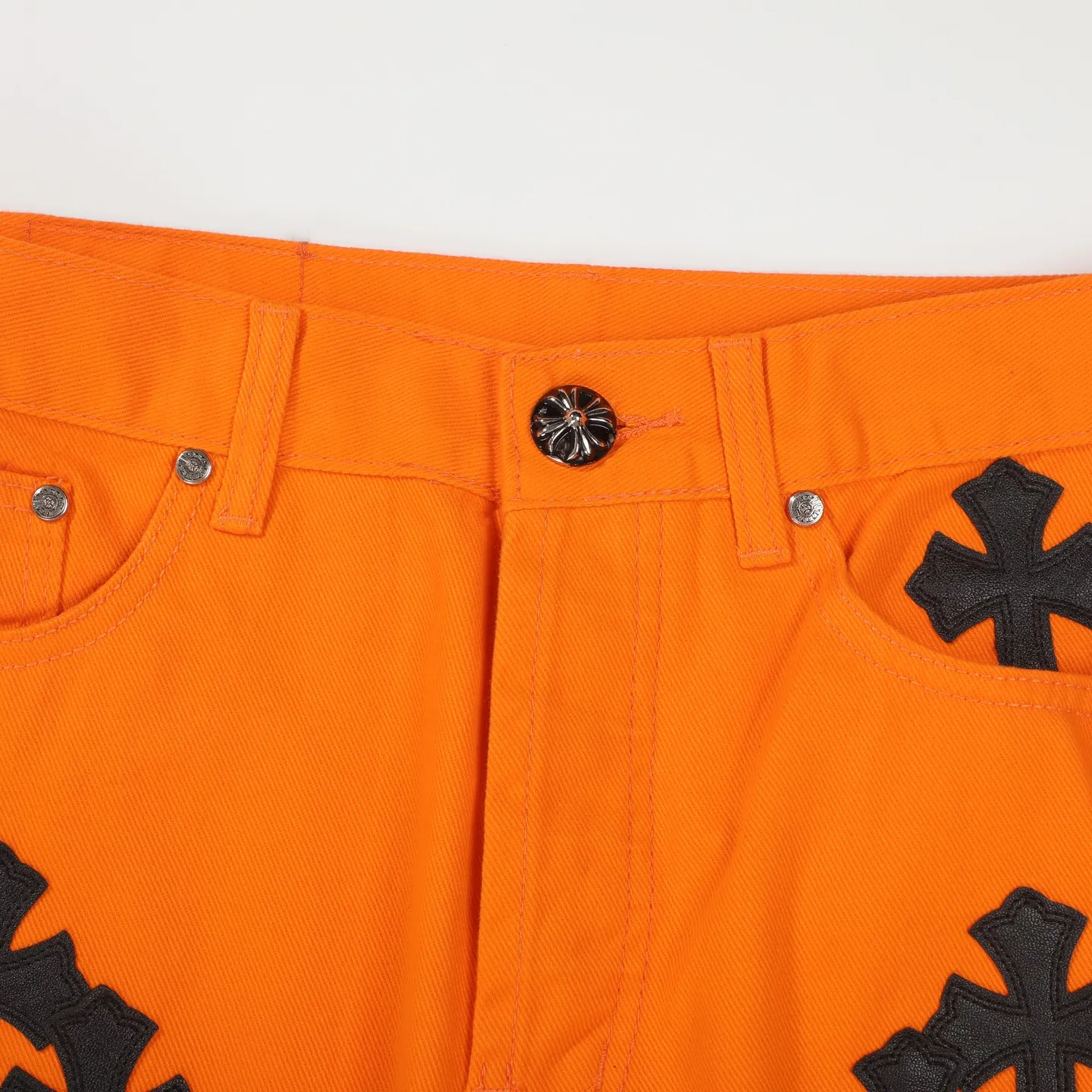 P240 Chrome hearts CH The same style as Yang and Su Extinct Virgil co-branded flare micro-flare jeans Three-dimensional version Loose and comfortable, not picky about the figure Makes you look taller and slimmer Made by a large factory Original quality control Same style for men and women Can be matched with couples Versatile recommendation A must-have jeans for all seasons Made of heavy-duty washed pure cotton denim fabric After washing, they are soft and thick and very stylish when worn Size: M-XXL Color: Orange .............
